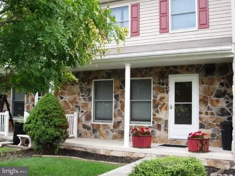 12 Homestead Dr, Gettysburg, PA 17325