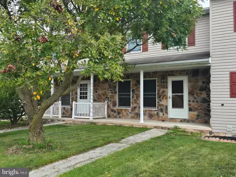 12 Homestead Dr, Gettysburg, PA 17325