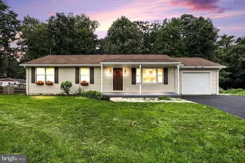 29 Chinkapin Dr, New Oxford, PA 17350