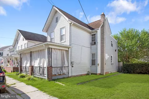636 Third St, Hanover, PA 17331 photo 2