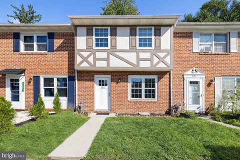 702 Hills Dr, Gettysburg, PA 17325