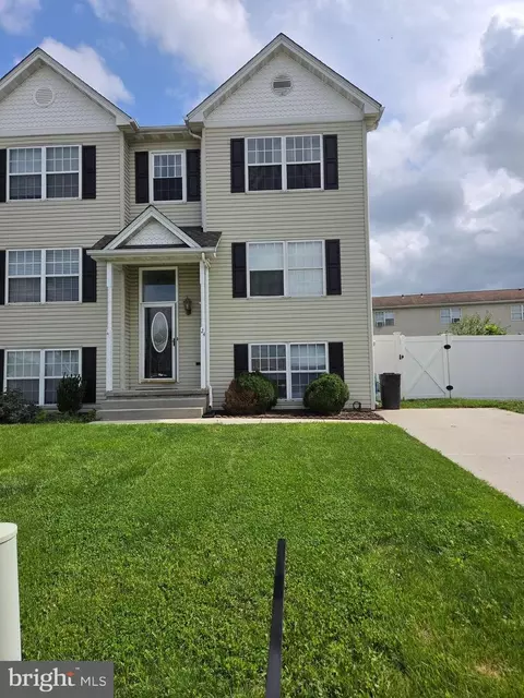 24 Squire Cir, Mcsherrystown, PA 17344