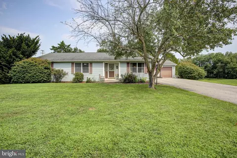 16 Easy St, Littlestown, PA 17340