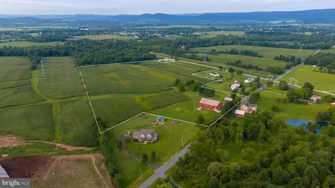 550 Hilltown Rd, Gettysburg, PA 17325