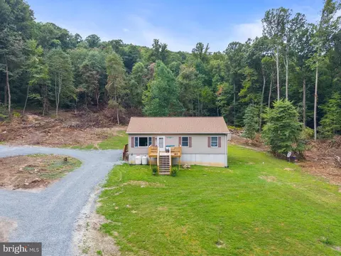 1395 J Green Ridge Rd, Orrtanna, PA 17353