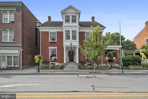 49 York St, Gettysburg, PA 17325