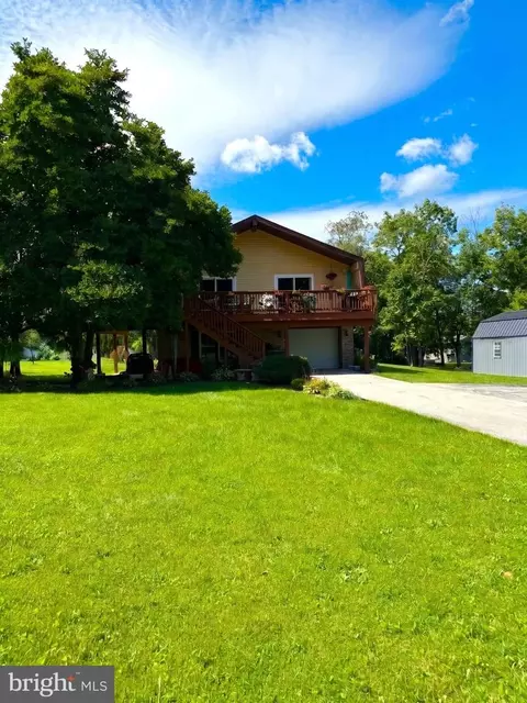 7 Hill Dr, East Berlin, PA 17316