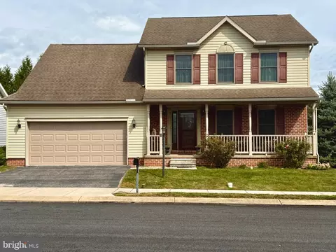 8 Sycamore Ct, Littlestown, PA 17340