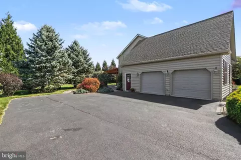 Exterior - 12 E Summit Dr, Littlestown, PA 17340 photo 5 of 8