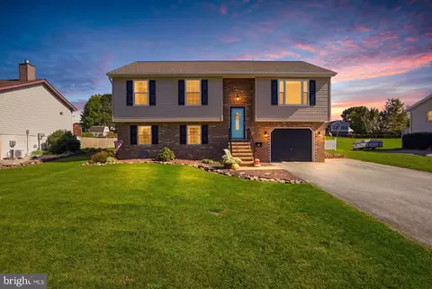 82 Schofield Dr, East Berlin, PA 17316