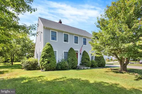 11 Glenwood Dr, Biglerville, PA 17307