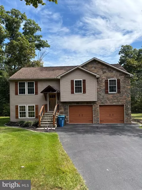 23 Harrison Dr, East Berlin, PA 17316