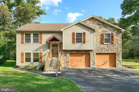 23 Harrison Dr, East Berlin, PA 17316