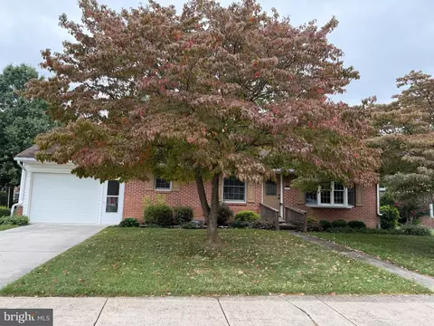 40 Maryland Ave, Littlestown, PA 17340