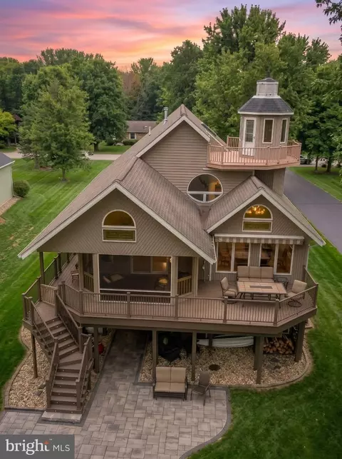 584 Lake Meade Dr, East Berlin, PA 17316