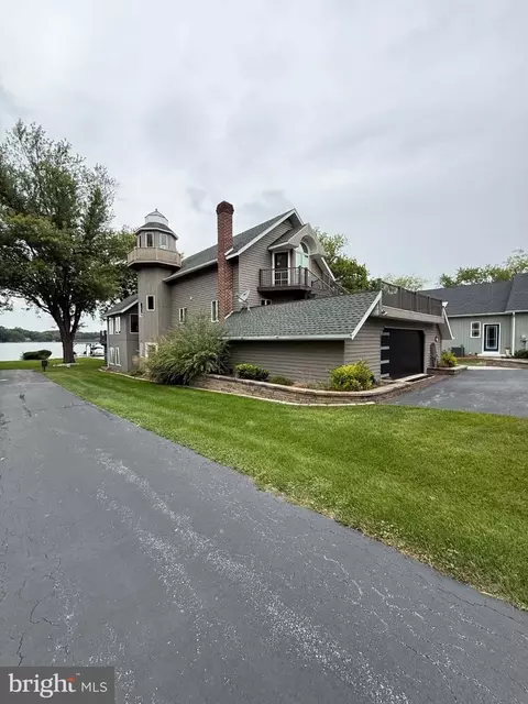 584 Lake Meade Dr, East Berlin, PA 17316