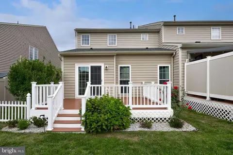 Exterior - 286 Maple Dr, Hanover, PA 17331 photo 3 of 4