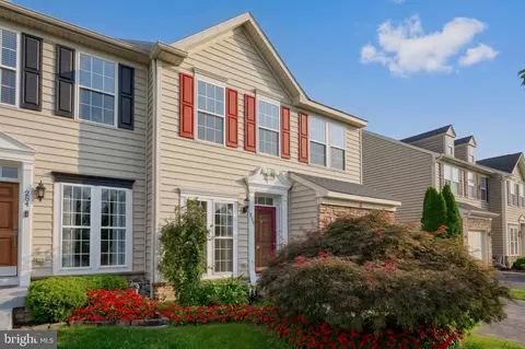 Exterior - 286 Maple Dr, Hanover, PA 17331 photo 4 of 4