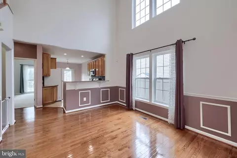 Living - 286 Maple Dr, Hanover, PA 17331 photo 4 of 8