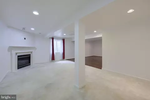 Living - 286 Maple Dr, Hanover, PA 17331 photo 7 of 8