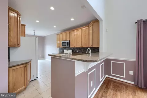 Entry Way - 286 Maple Dr, Hanover, PA 17331 photo 5 of 6