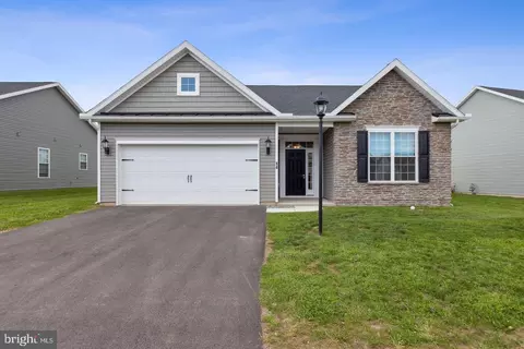 66 Kingfisher Ct #A28, Gettysburg, PA 17325