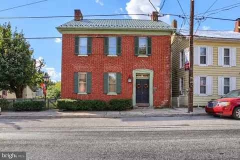 530 W King St, East Berlin, PA 17316