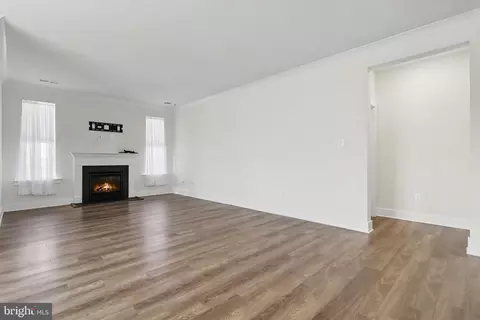 Living - 13 Broomsedge Ln, Gettysburg, PA 17325 photo 1 of 2