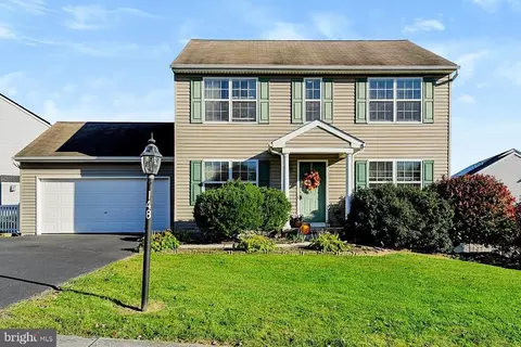 148 W Imperial Dr, Aspers, PA 17304