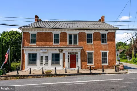 3498 Carlisle Rd, Gardners, PA 17324