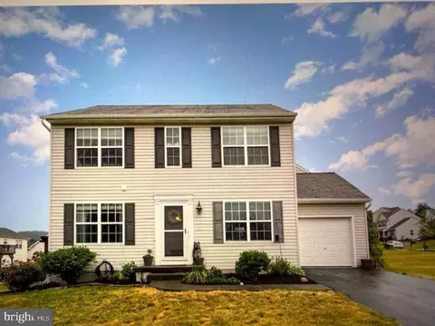 242 W Imperial Dr, Aspers, PA 17304