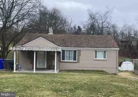 31 Kenwood Dr, Coraopolis, PA 15108
