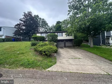 114 Pinoak Ln, Imperial, PA 15126