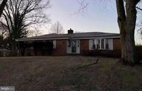 337 Canterbury Dr, Pittsburgh, PA 15238
