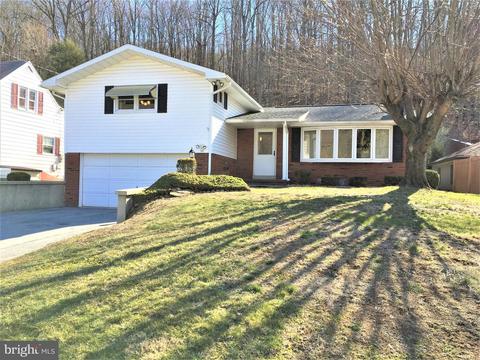 487 Summit St, Everett, PA 15537