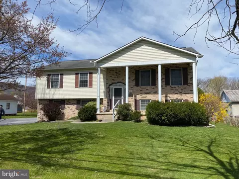26 E 4th Ave, Everett, PA 15537