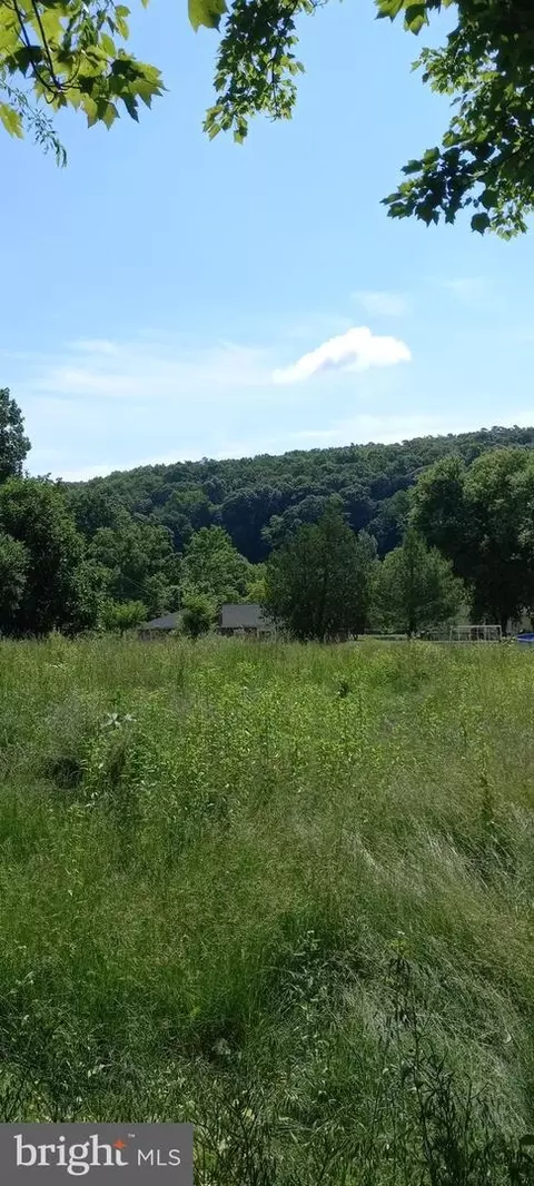 106 Edwards St, Everett, PA 15537