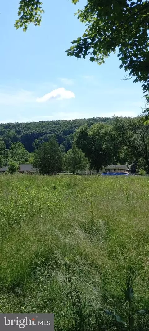 106 Edwards St, Everett, PA 15537 photo 3