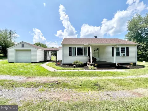 123 Fire House Rd, Breezewood, PA 15533