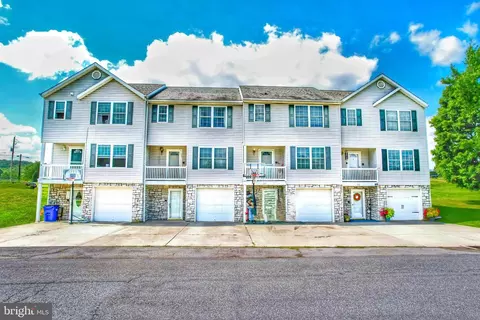 224 Mccreary Ln, New Paris, PA 15554