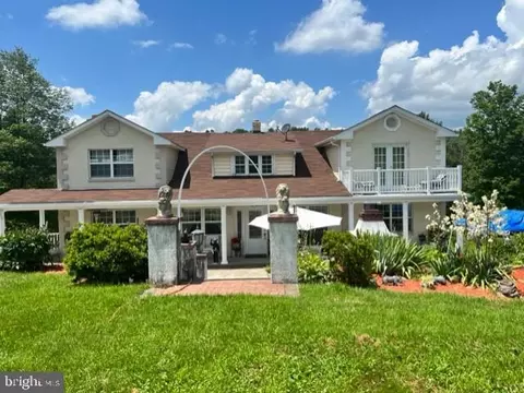 575 E Mattie Rd, Breezewood, PA 15533