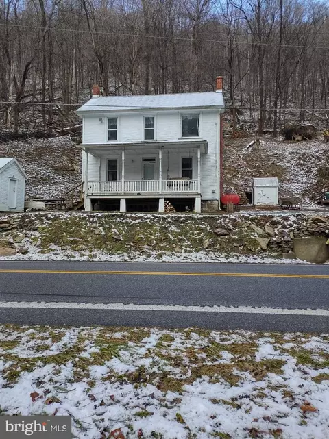 8253 Raystown Rd, Saxton, PA 16678