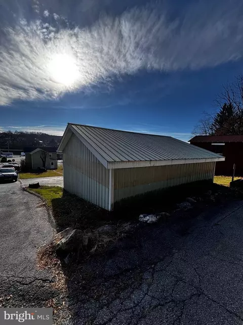 303 W Main St, Everett, PA 15537 photo 7