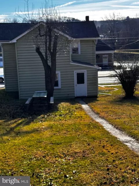 303 W Main St, Everett, PA 15537 photo 4