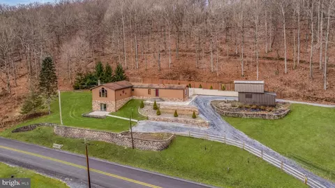 5869 Milligans Cove Rd, Manns Choice, PA 15550