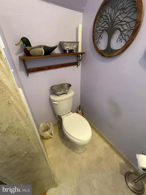 Bath - 306 West St, Everett, PA 15537 photo 5 of 6