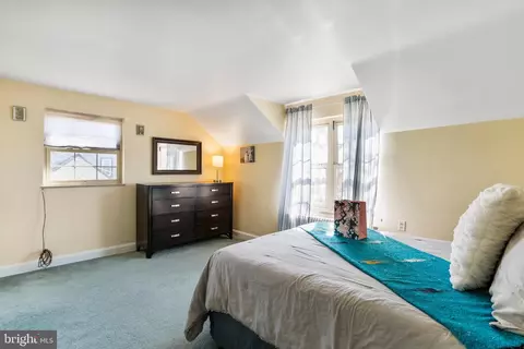 Bedroom - 301 E 1st St, Everett, PA 15537 photo 2 of 4