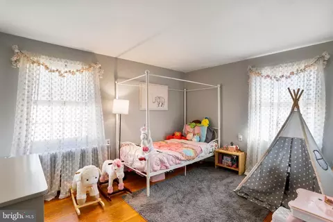 Bedroom - 301 E 1st St, Everett, PA 15537 photo 3 of 4