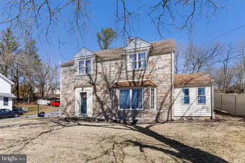 Exterior - 301 E 1st St, Everett, PA 15537 photo 5 of 15