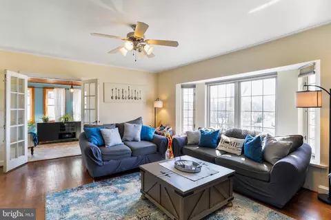 Living - 301 E 1st St, Everett, PA 15537 photo 2 of 5